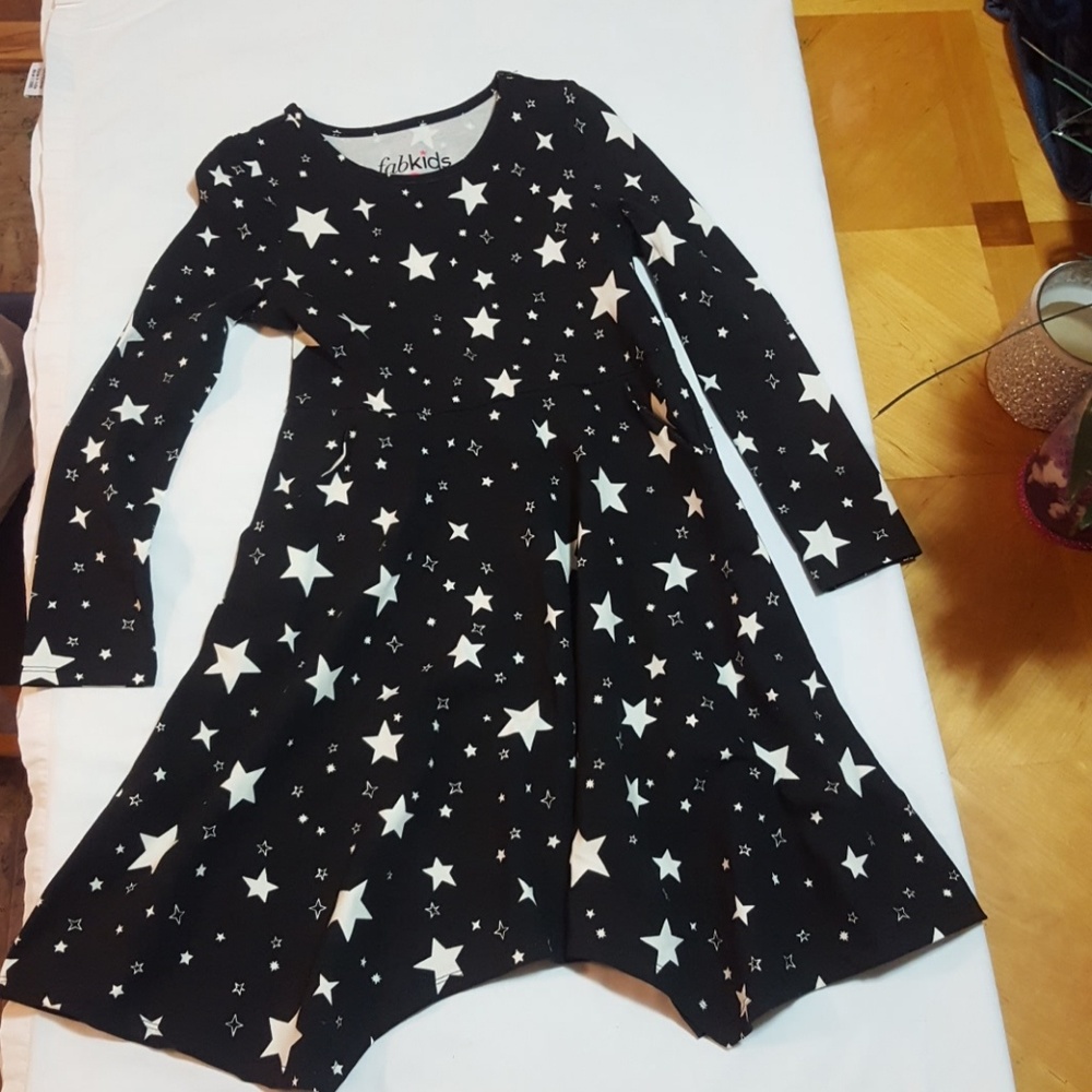 Adorable fab kids winter dress with pockets! NWT!